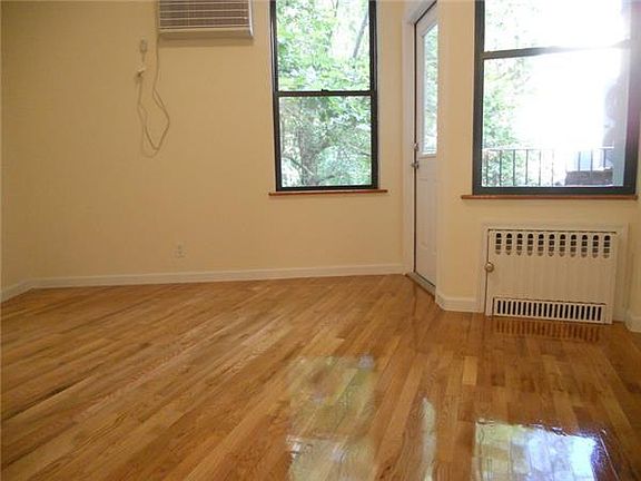 5th image of 210 10th Ave