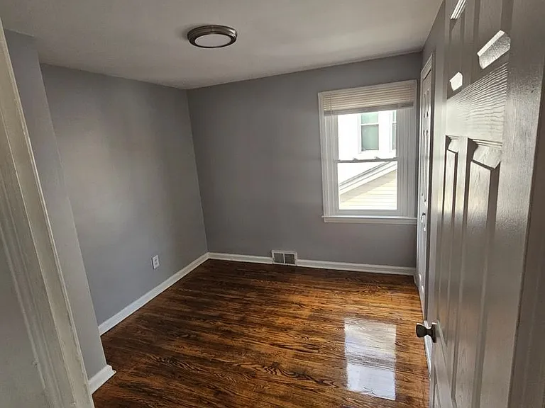 4196 Buckingham Elite Ave — Photo 5