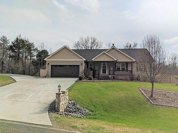 2nd image of 347 Price St