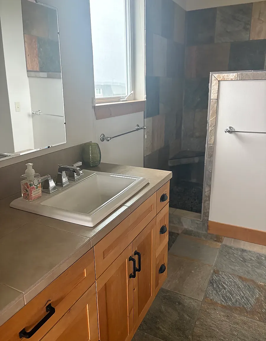 1 bed, 1200 sqft, $2,400 — Photo 4