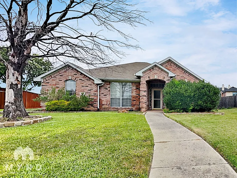 9860 Buckingham Ln — Photo 1