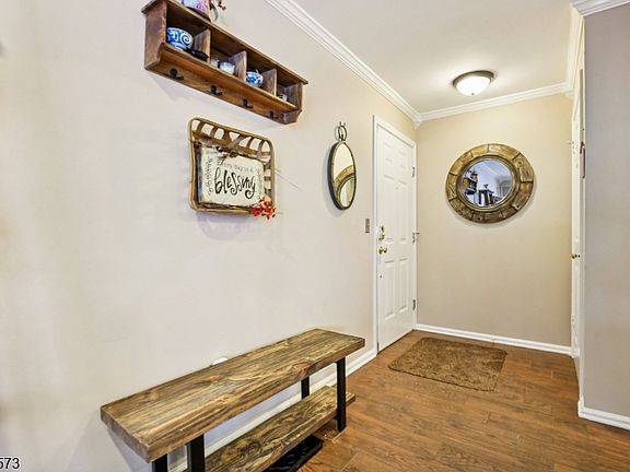 5th image of 7 Potomac Dr