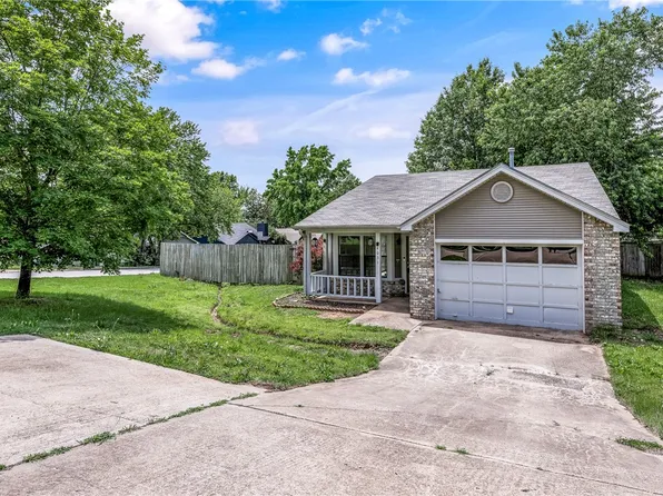 4031 N Old Missouri Rd, Fayetteville, AR 72703