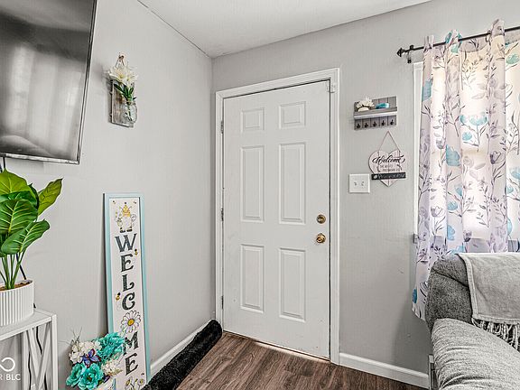4th image of 2575 Saint Peter St
