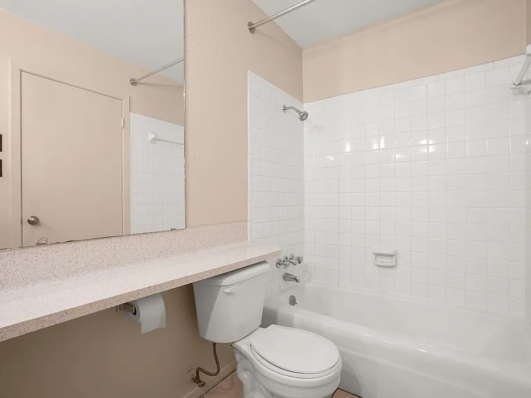 7302 Sevilla Dr — Photo 18