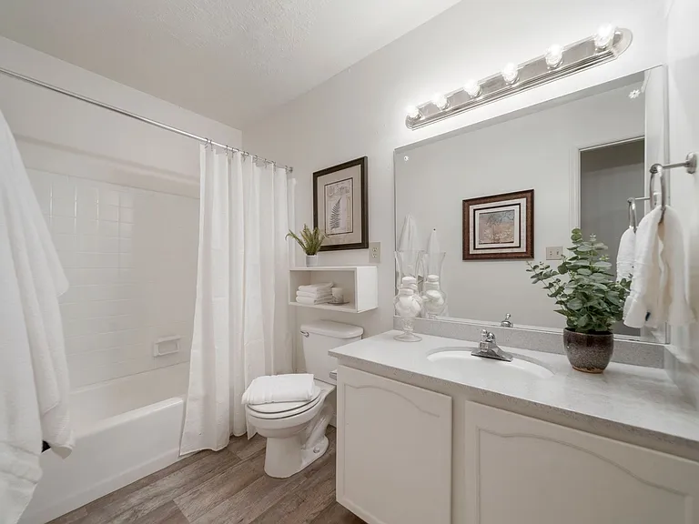 Park Villas Apartments — Photo 11