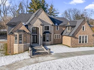 3080 Chickering Ct, Bloomfield Hills, MI 48302