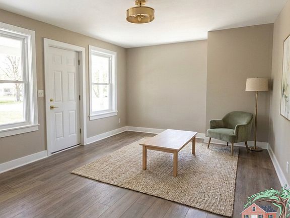 5th image of 407 Greenwich St