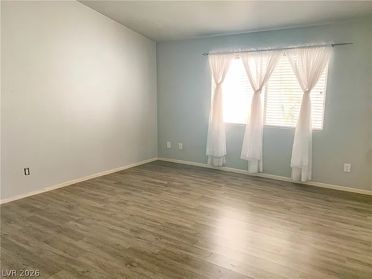 405 Europa Way — Photo 11