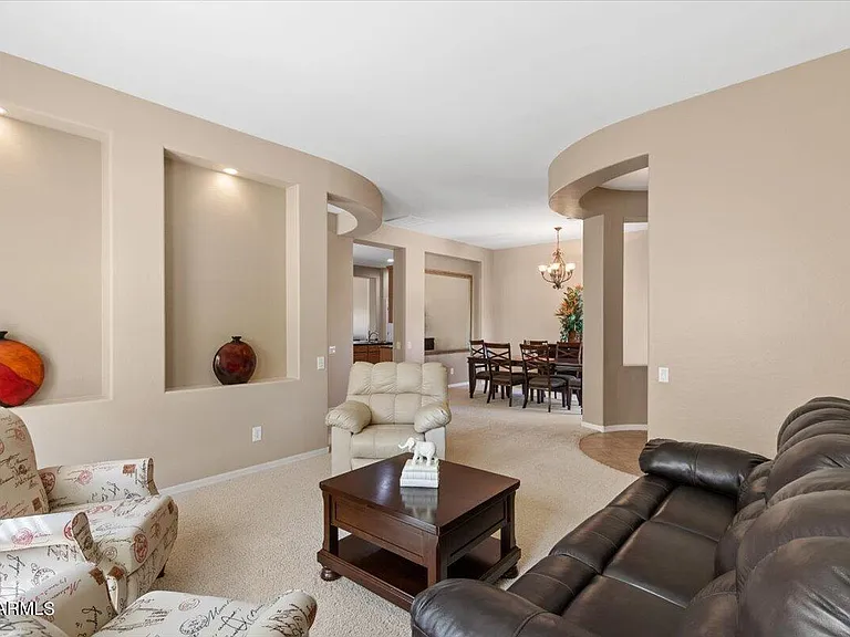 743 E Torrey Pines Pl — Photo 5