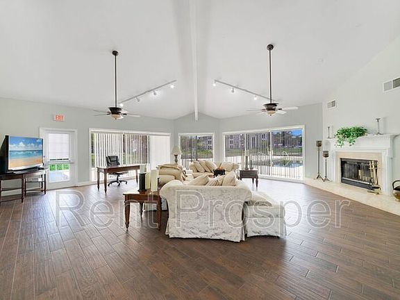 4th image of 4716 Walden Cir APT 1634