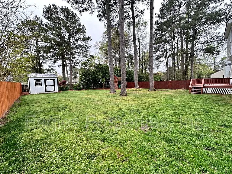242 N Marion Dr — Photo 23