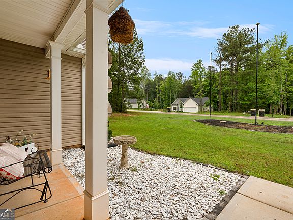 4th image of 464 Evelyn Dr