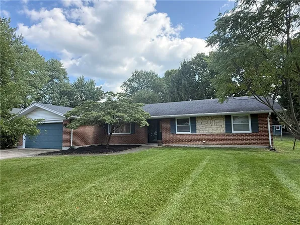 1032 Hyde Park Dr, Dayton, OH 45429