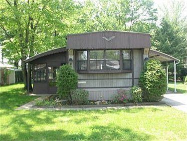 1st image of 55 Parkway Dr