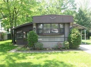 55 Parkway Dr, Olmsted Falls, OH