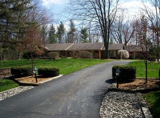 3207 Covington Lake Dr, Fort Wayne, IN 46804