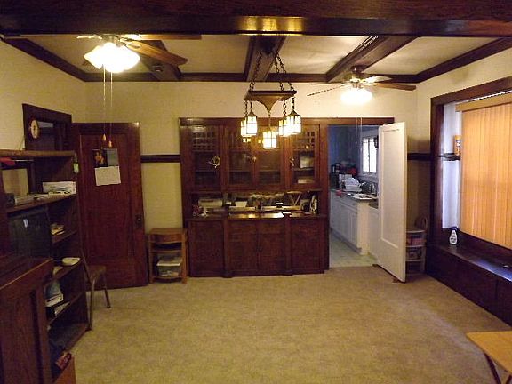 4th image of 609 S 10th St