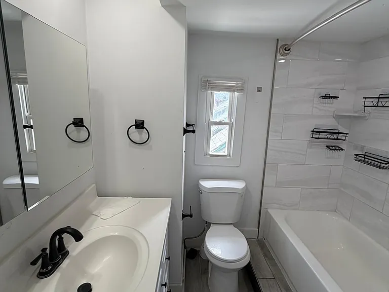 155 W Main St #2R — Photo 3