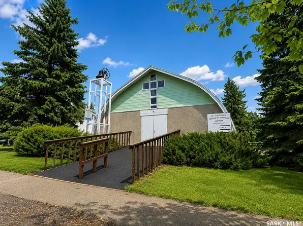 300 Queen Street, Raymore, SK S0A 0E1