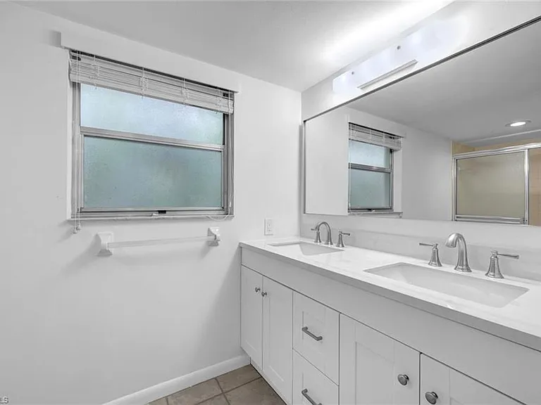 3200 Binnacle Dr #B4 — Photo 16