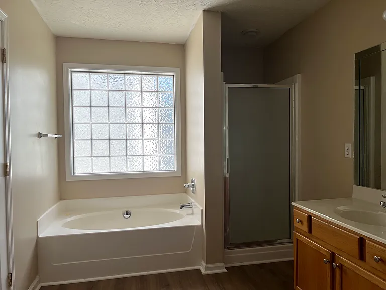 3885 Winthrop Dr — Photo 31