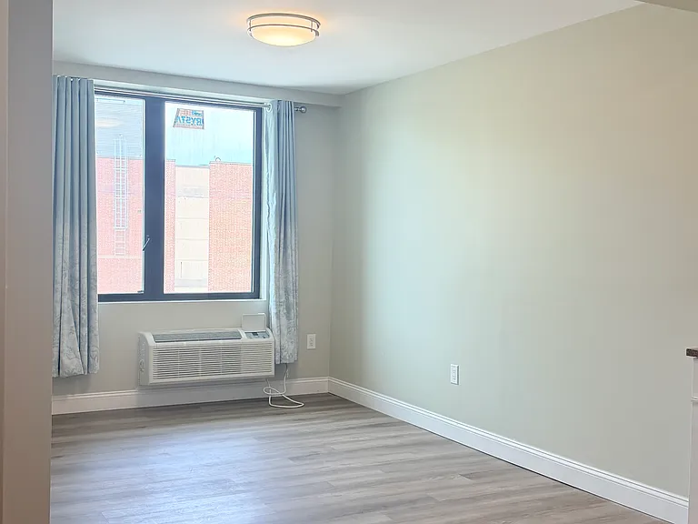 163-07 72nd Ave #4F — Photo 2
