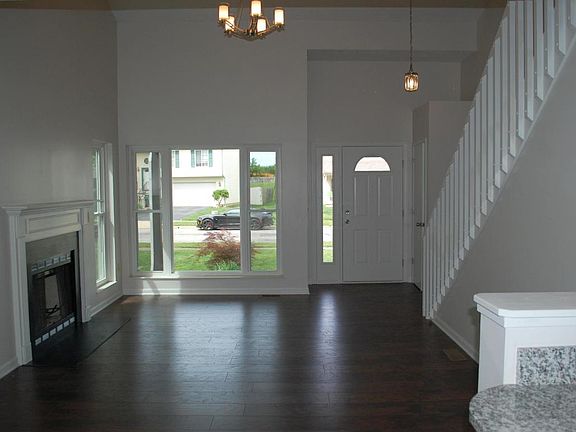 5th image of 5467 Carbondale Dr