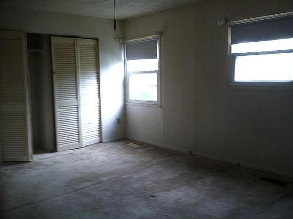 5th image of 4075 Fleetwood Dr