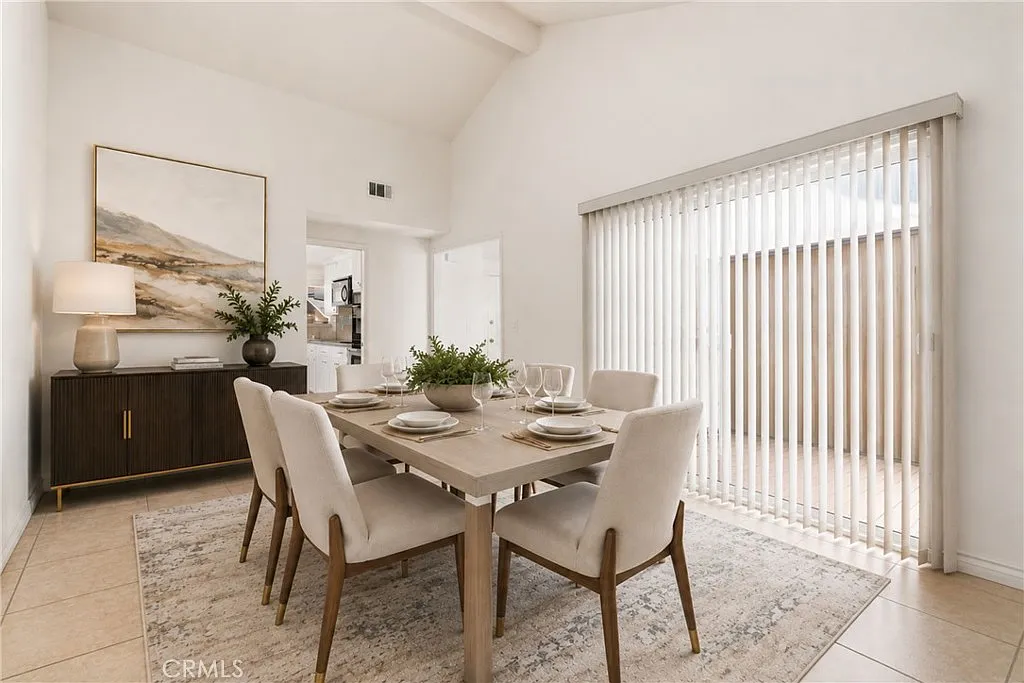 3 bed, 1545 sqft, $4,950 — Photo 1