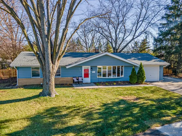 125 Weymouth Ct, Schaumburg, IL 60193