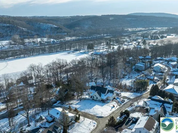 82 Lenape Trl, Mount Bethel, PA 18343