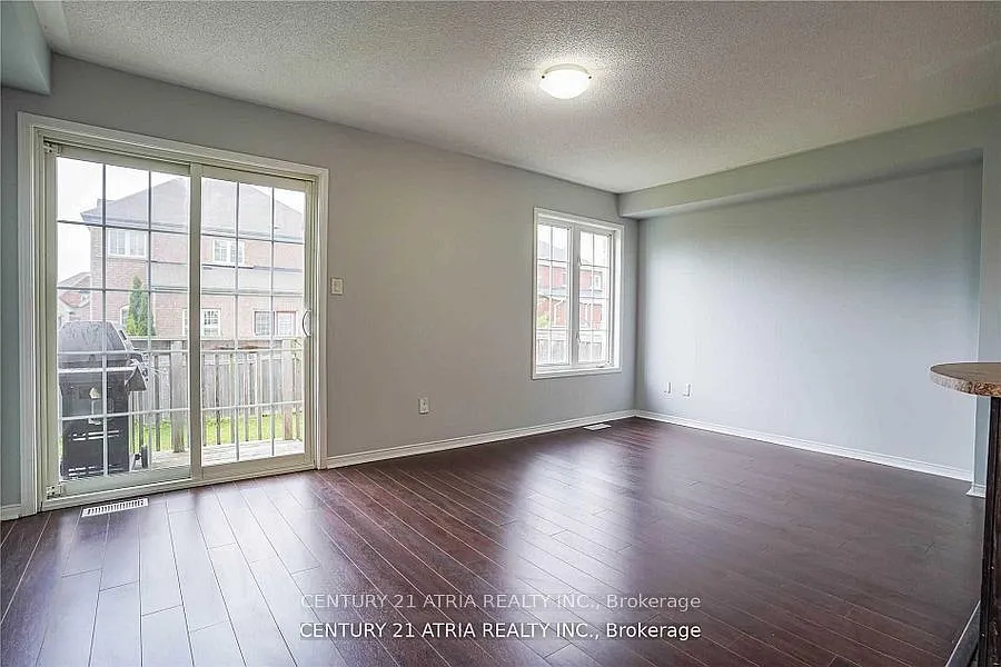 4 bed, $3,300 — Photo 4