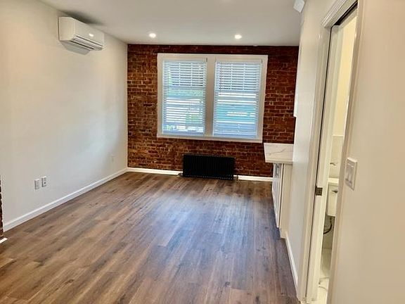 3rd image of 8 Marble Ave