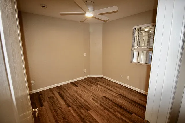 1115 E Pontiac Dr — Photo 20