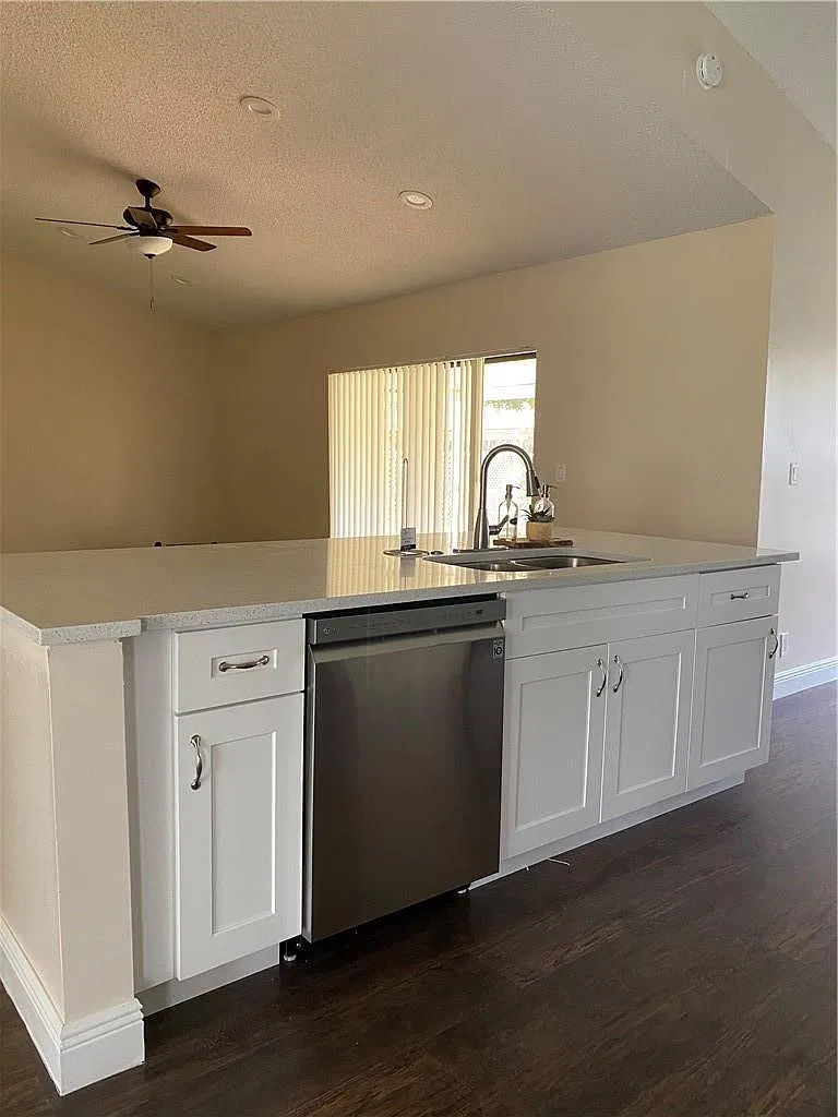 3 bed, 2140 sqft, $3,500 — Photo 4