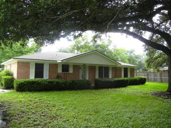 20811 Emerald St, Prairie View, TX 77484