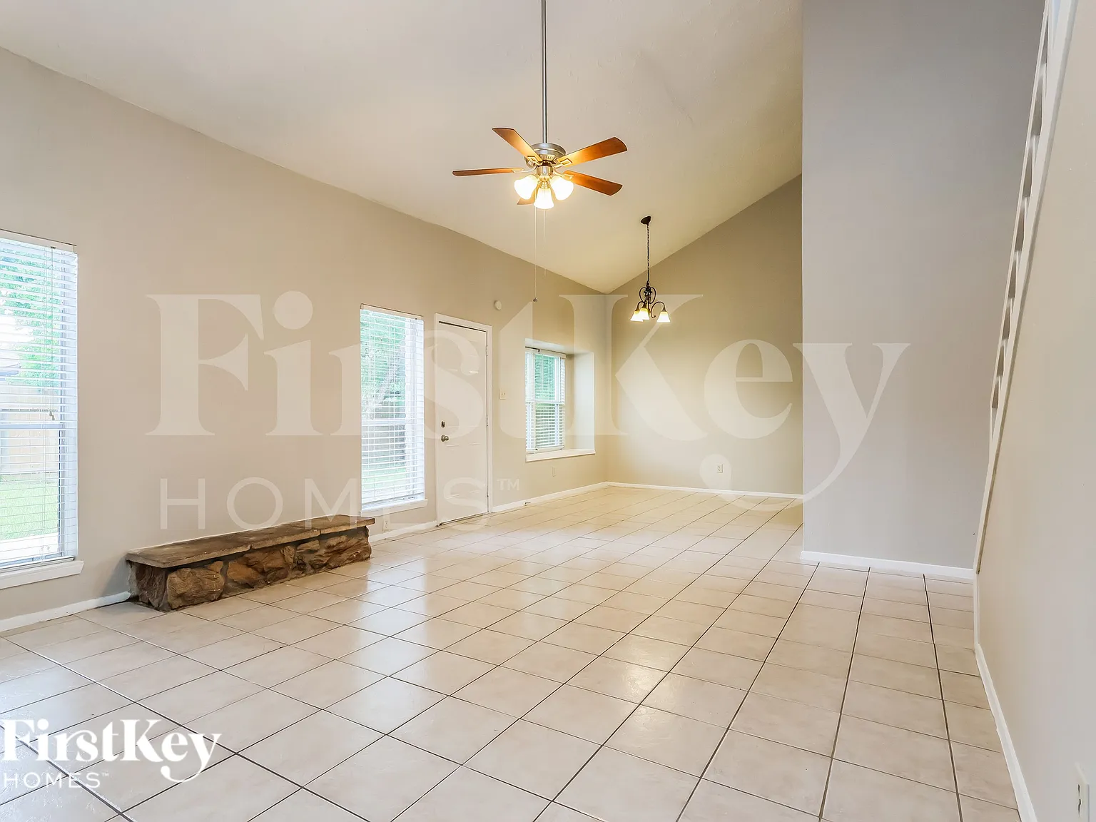 4 bed, 2.0 bath, 1906 sqft, $2,055 — Photo 4