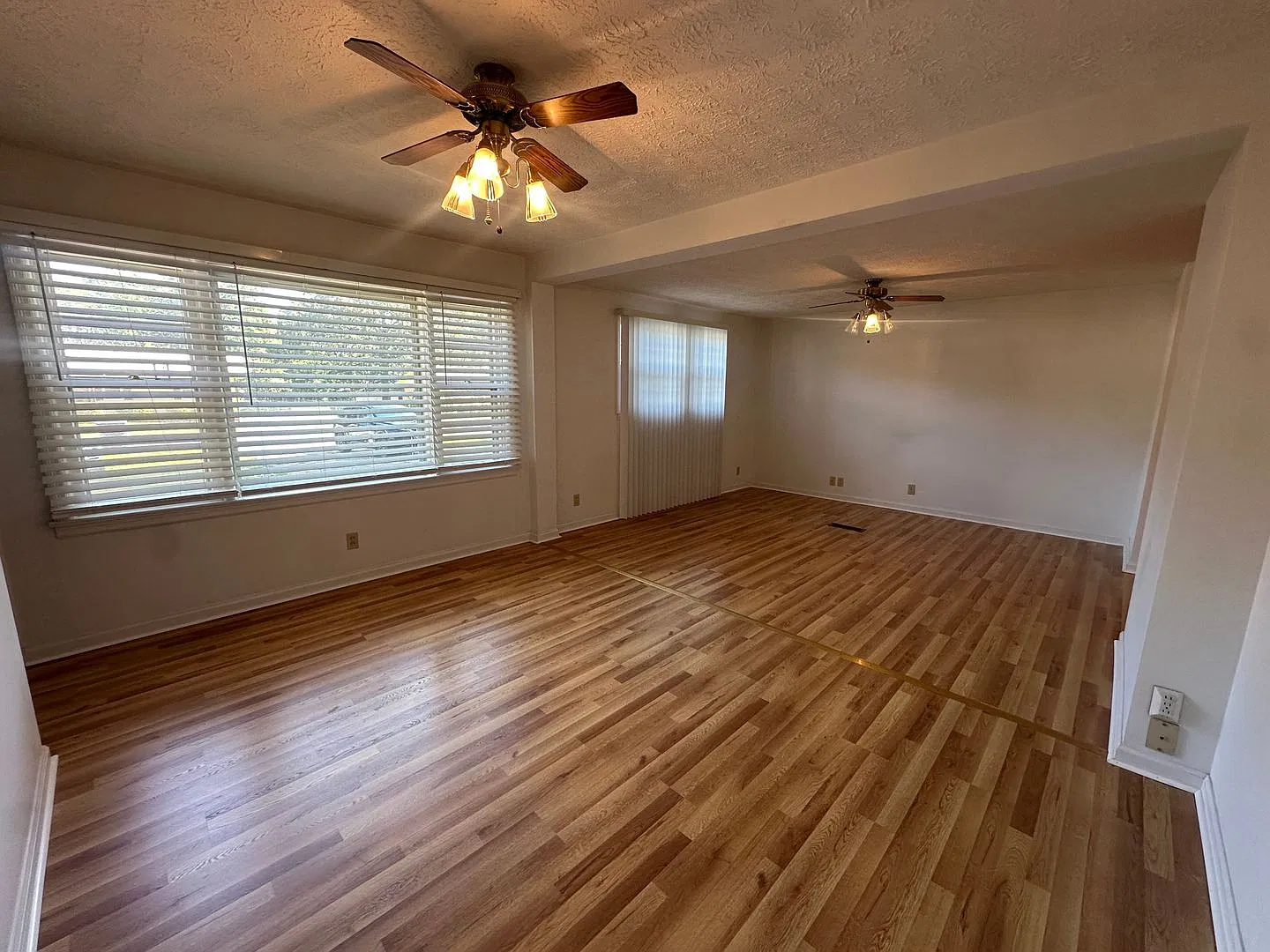 3 Bedroom Home with Bonus Room & Fenced Backyard in Oxford! — Photo 3