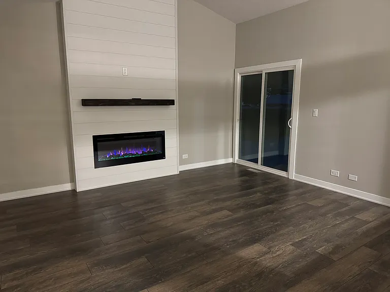 343 Danbury Dr — Photo 2