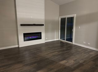 343 Danbury Dr, Naperville, IL 60565