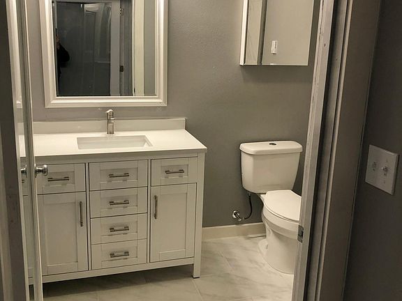 4th image of 227 Tacoma Ave S #1