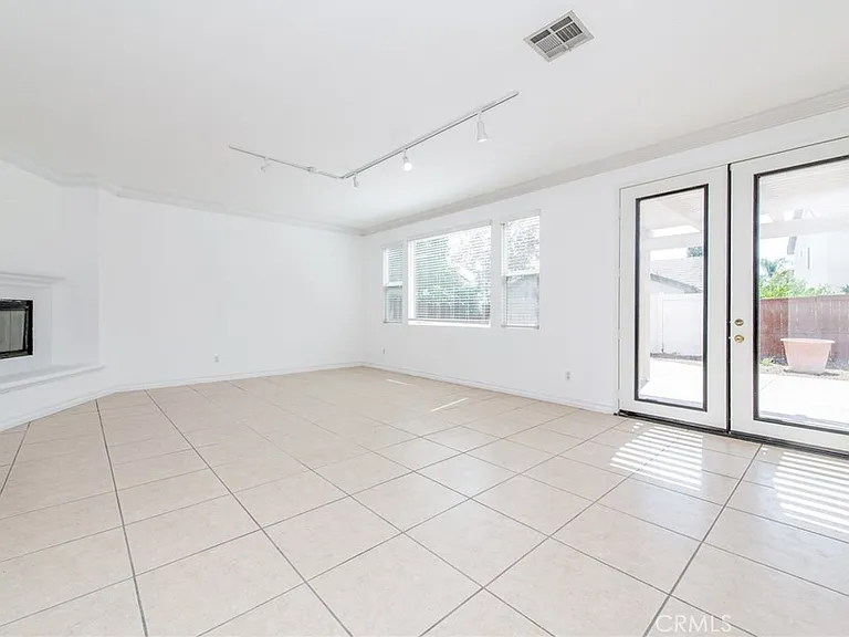 6915 Cedar Creek Rd — Photo 15