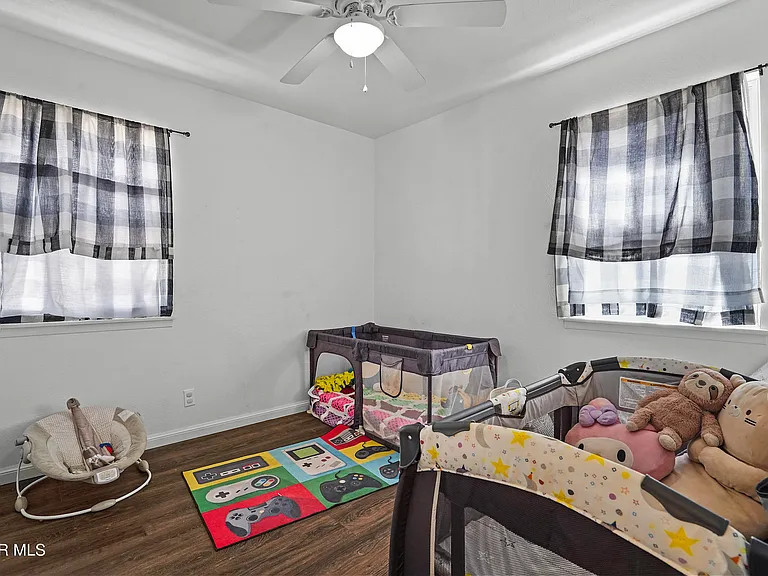 5516 Fairbanks Dr — Photo 18