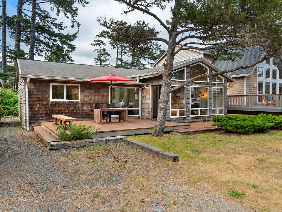 1st image of 215 Beeswax Ln
