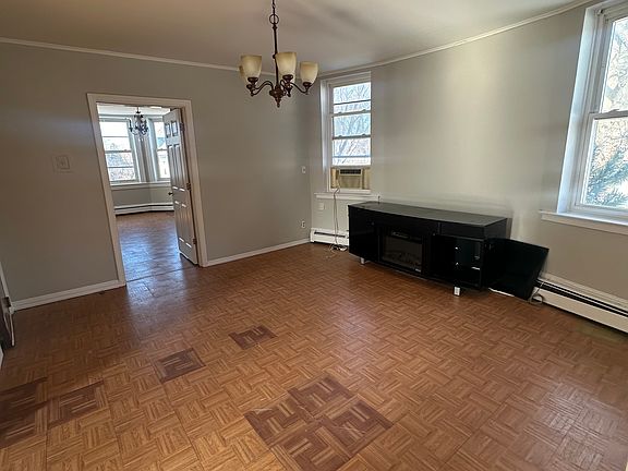 4th image of 575 Highland Ave #2B