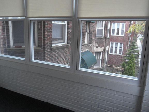 4th image of 6308 N Lakewood Ave #2