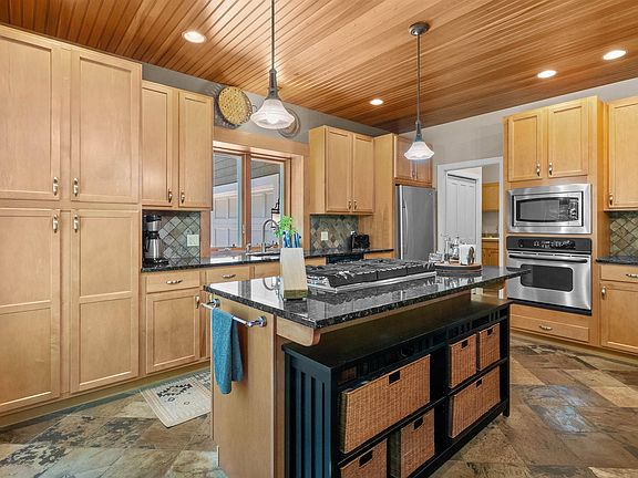 4th image of 4855 Arbutus Ln