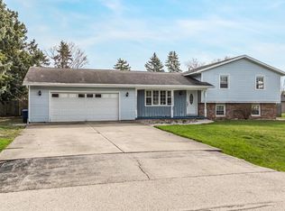 727 Dawn Ct, Neenah, WI 54956