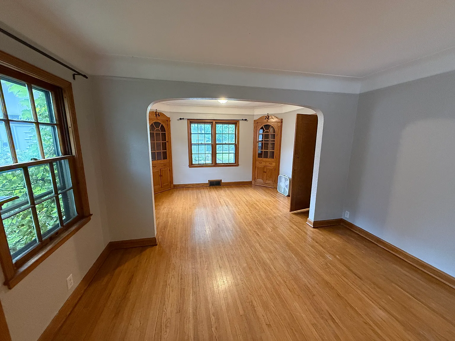 3 bed, 2164 sqft, $2,495 — Photo 3